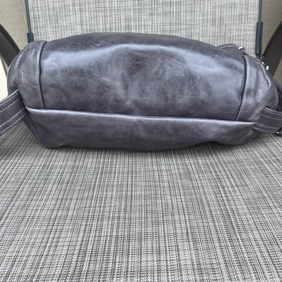 Elegant gray  rough and tumble Leather Shoulder Bag Hartley in concord - Picture 9 of 11